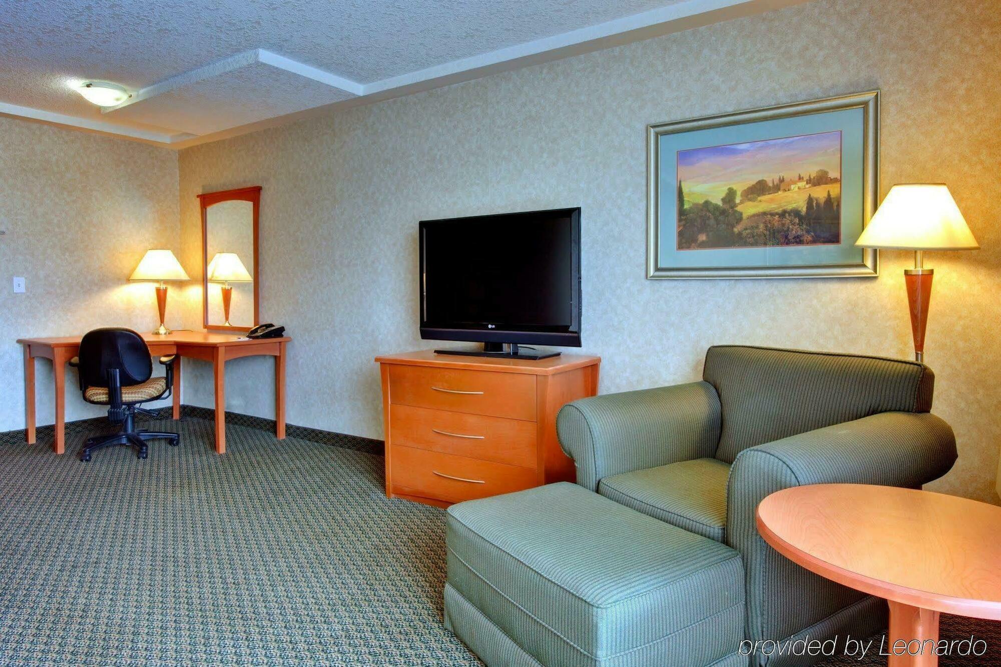 Holiday Inn Express And Suites Calgary By Ihg Zimmer foto